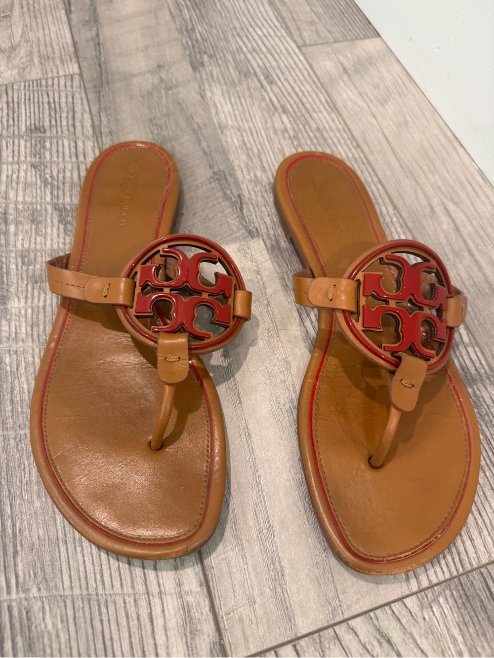 Tory Burch Tan Leather Thong Sandals with Red Logo Accent